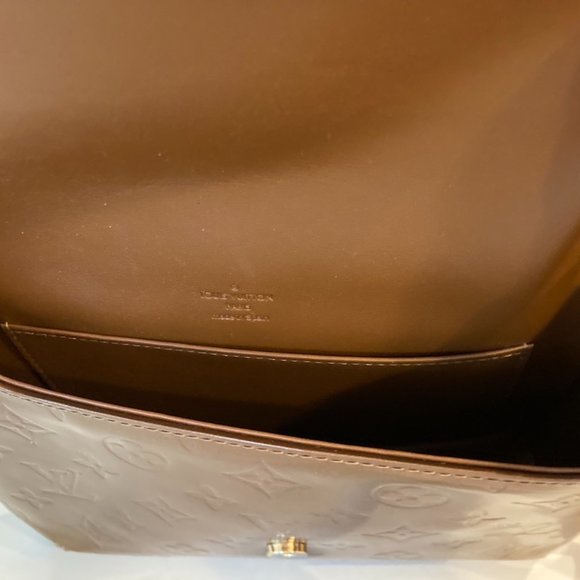 Louis Vuitton Monogram Vernis Thompson Street Purse - Picture 9 of 11